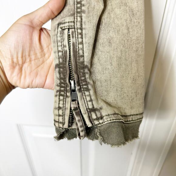 Free People Size Small Collapsing Twill Moto Jacket In Military‎ Distressed Hem - Picture 5 of 7